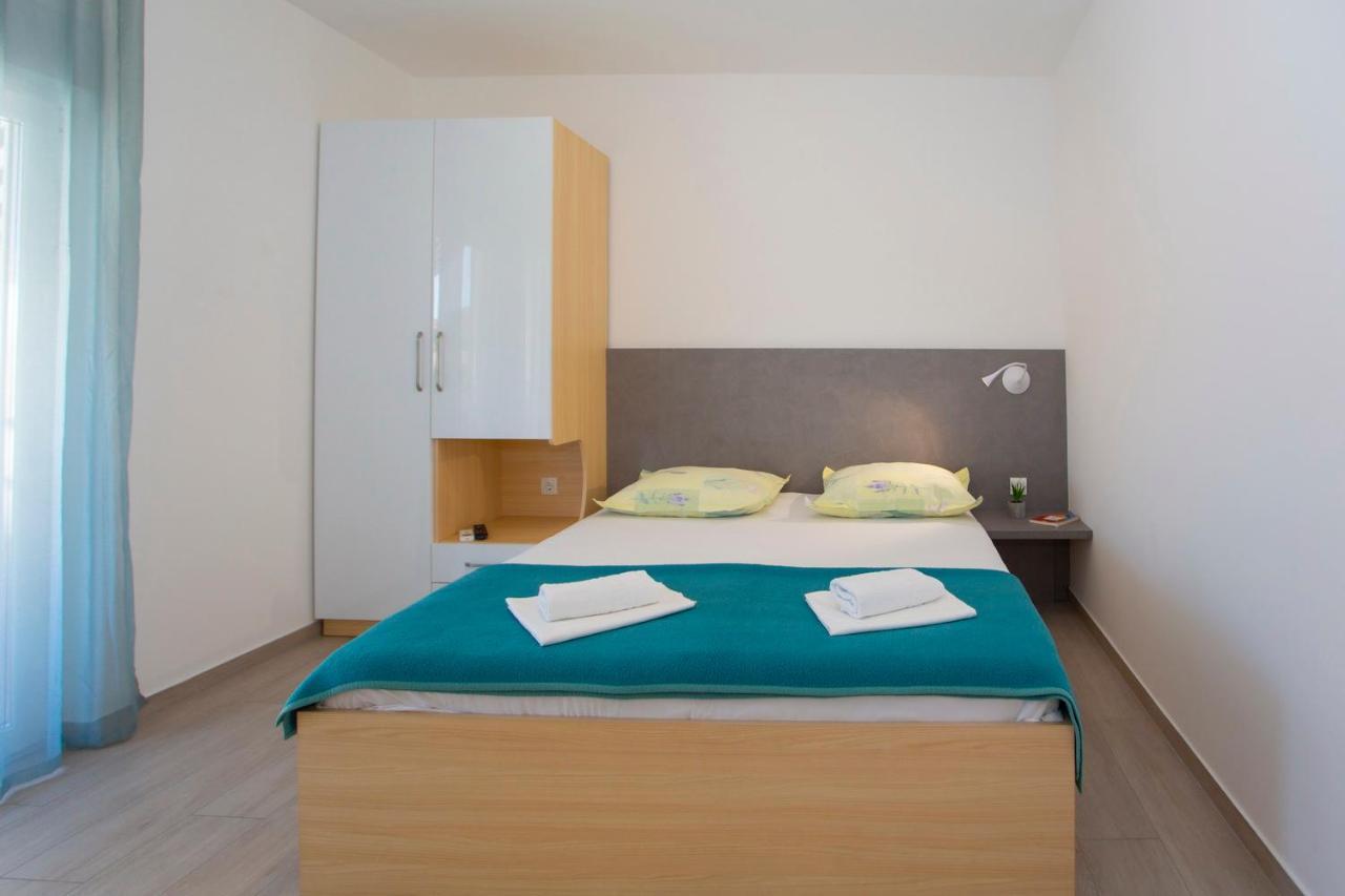 Apartments Loncar Tučepi Buitenkant foto