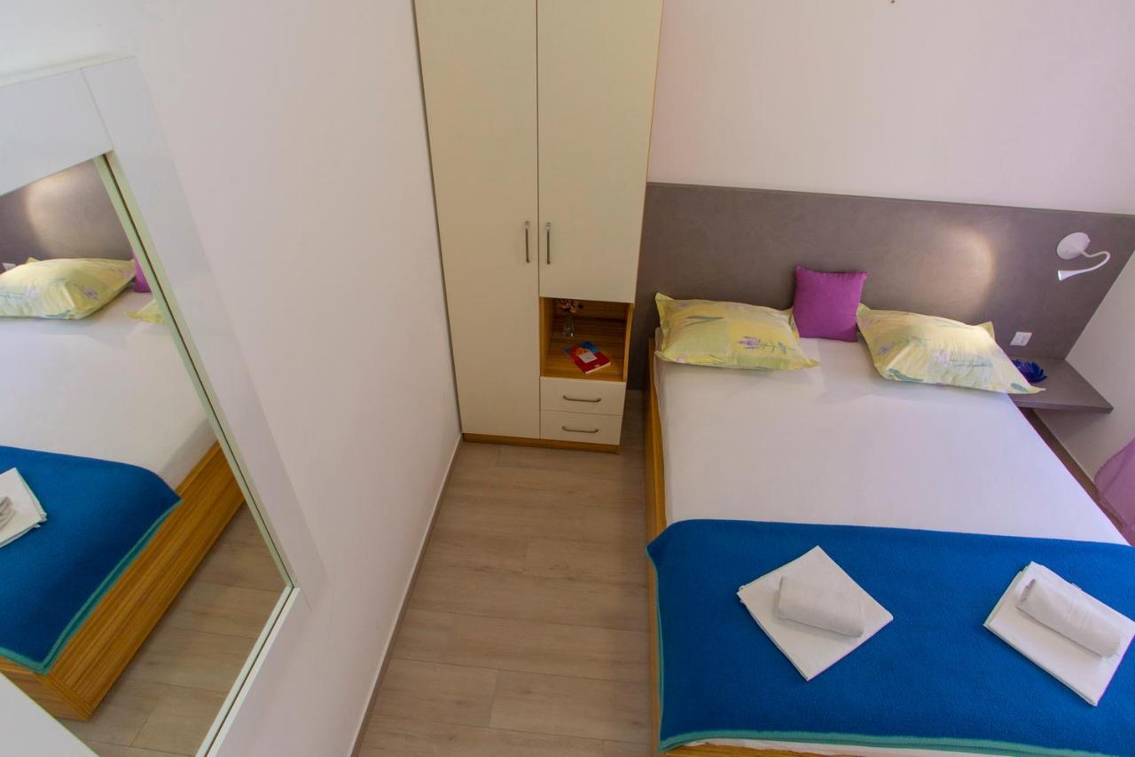 Apartments Loncar Tučepi Buitenkant foto