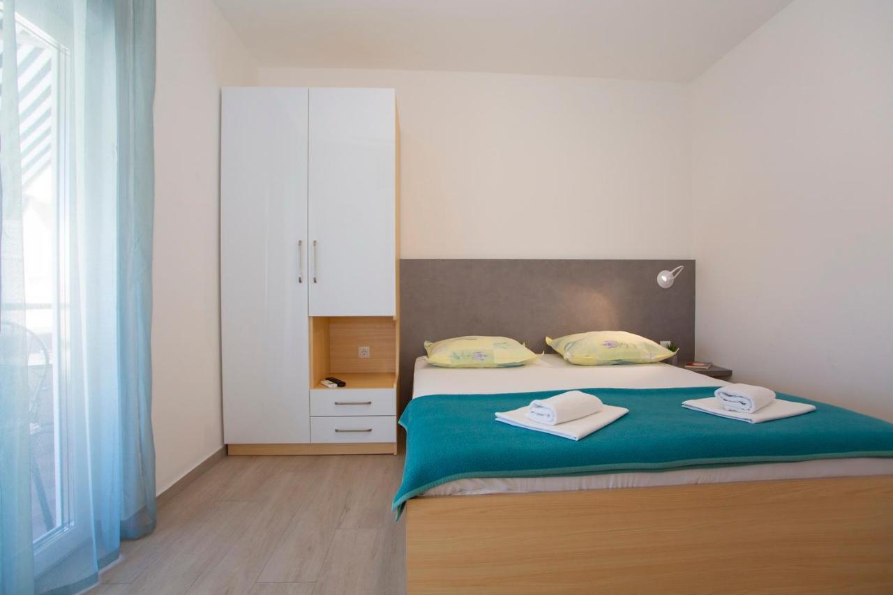 Apartments Loncar Tučepi Buitenkant foto