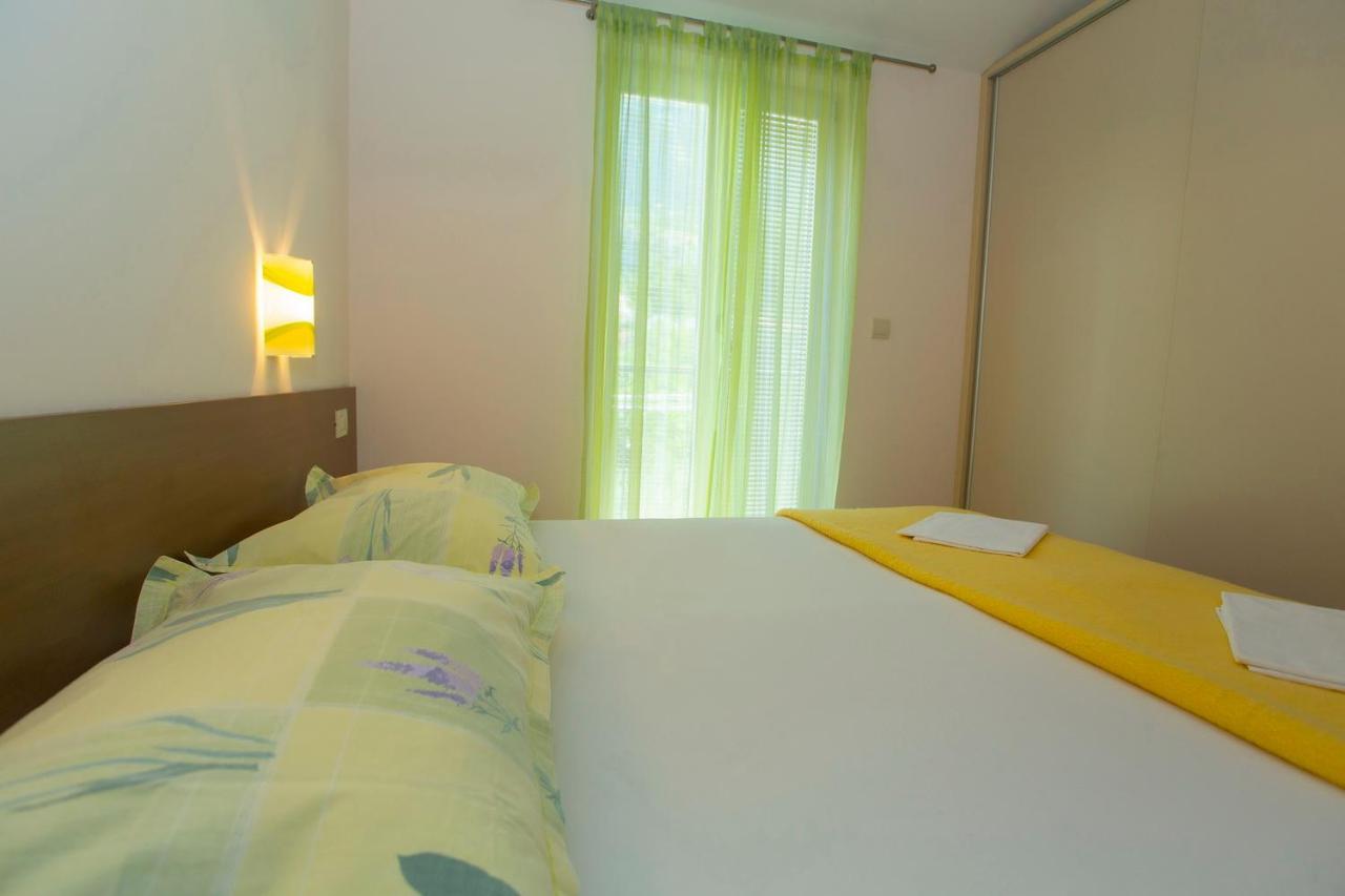 Apartments Loncar Tučepi Buitenkant foto